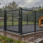 Parc exterieur chien : sol antidérapant après pluie